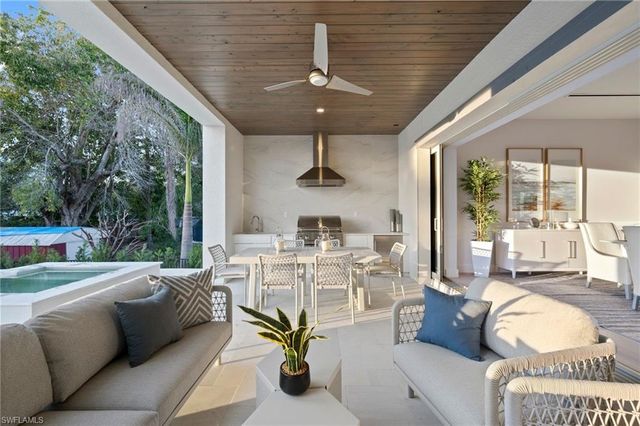 1984 FREDERICK ST, Naples, FL 34112