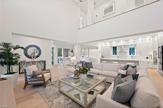 1984 FREDERICK ST, Naples, FL 34112