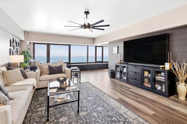 175 E Delaware Place 7304, Chicago, IL 60611