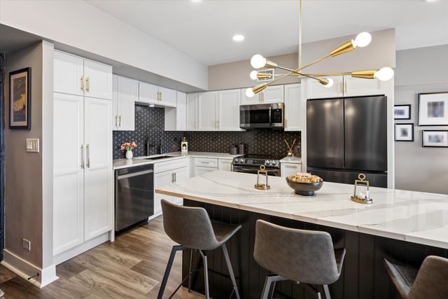 175 E Delaware Place 7304, Chicago, IL 60611