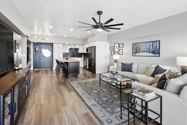 175 E Delaware Place 7304, Chicago, IL 60611