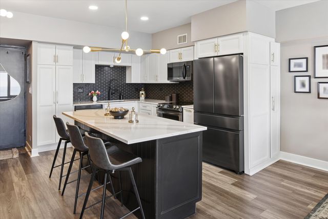 175 E Delaware Place 7304, Chicago, IL 60611