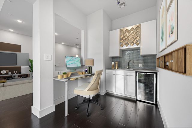 207 Pierce Street 307, Houston, TX 77002