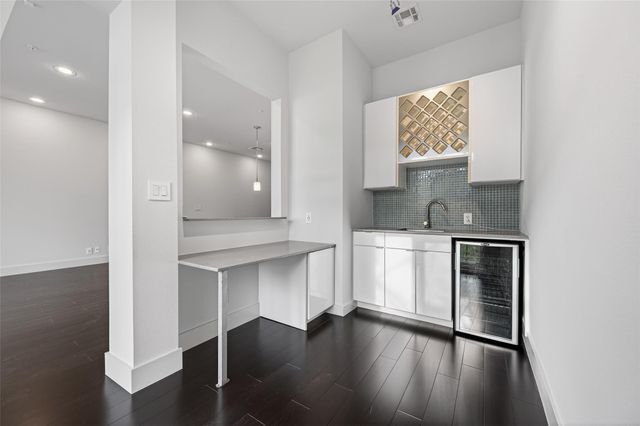 207 Pierce Street 307, Houston, TX 77002