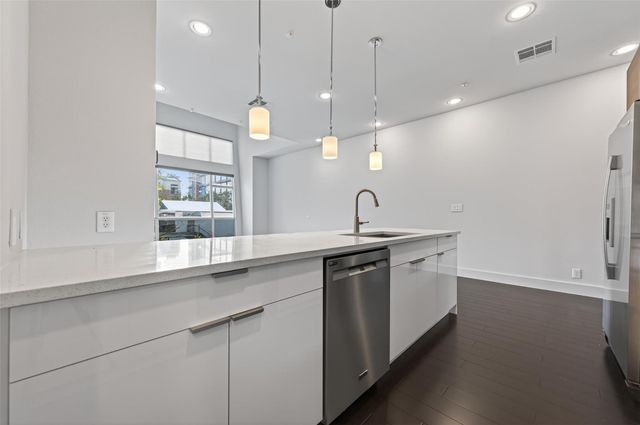 207 Pierce Street 307, Houston, TX 77002