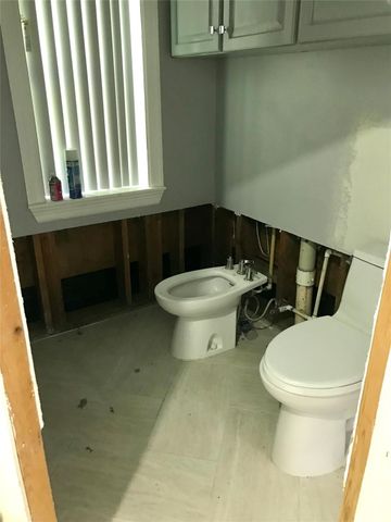 1616 Milian Circle, Sweeny, TX 77480