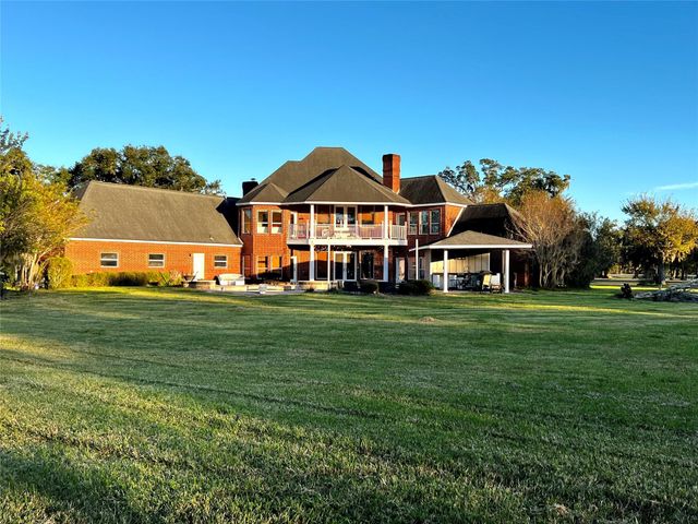 1616 Milian Circle, Sweeny, TX 77480