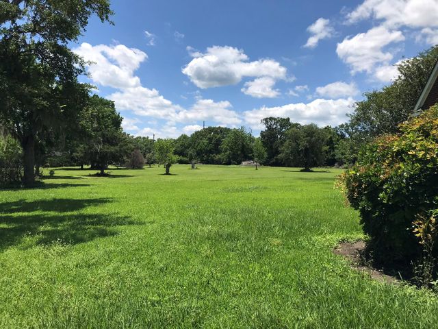 1616 Milian Circle, Sweeny, TX 77480