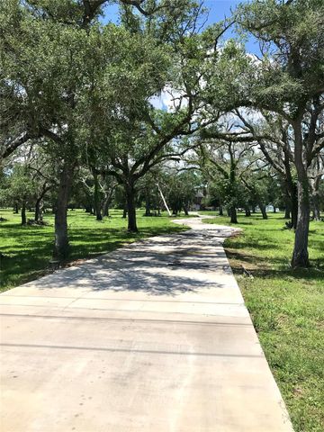 1616 Milian Circle, Sweeny, TX 77480