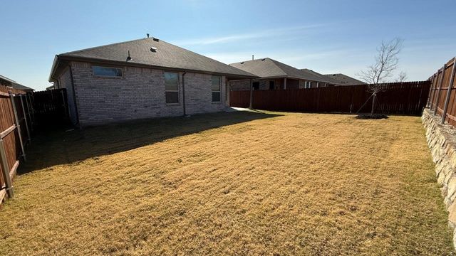 1918 JACKSON Street, Cleburne, TX 76033