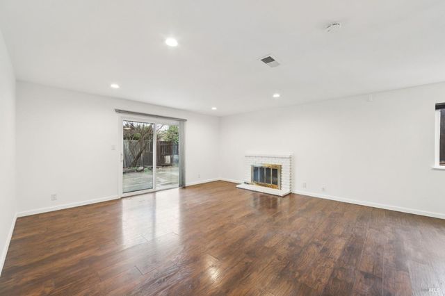 151 Marquette Ave, Vallejo, CA 94589