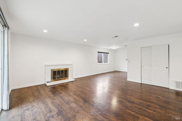 151 Marquette Ave, Vallejo, CA 94589