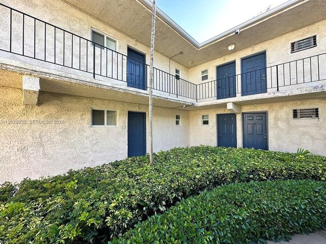 8601 SW 68 Court 5, Pinecrest, FL 33156