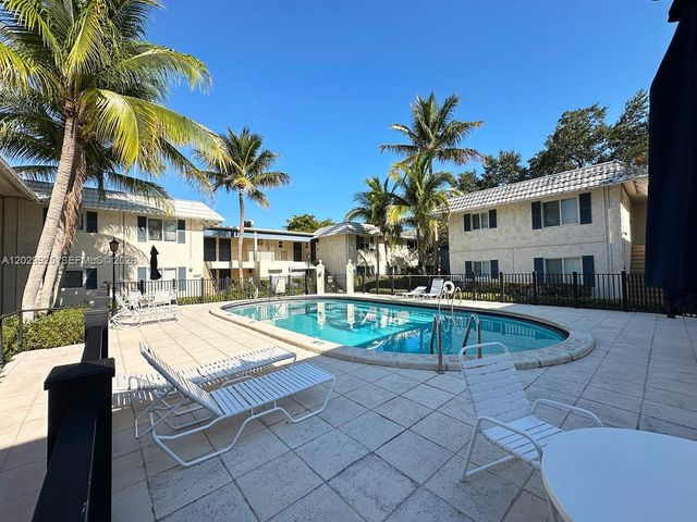 8601 SW 68 Court 5, Pinecrest, FL 33156