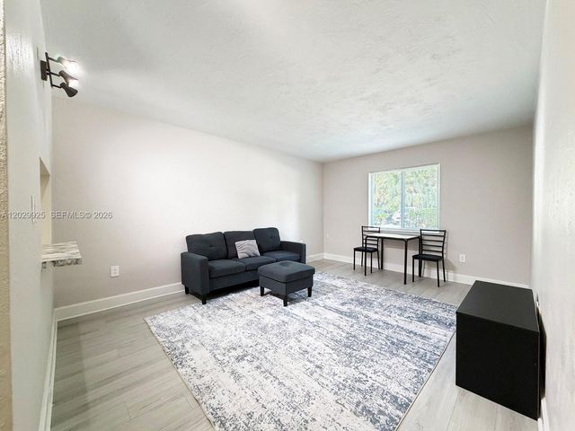8601 SW 68 Court 5, Pinecrest, FL 33156