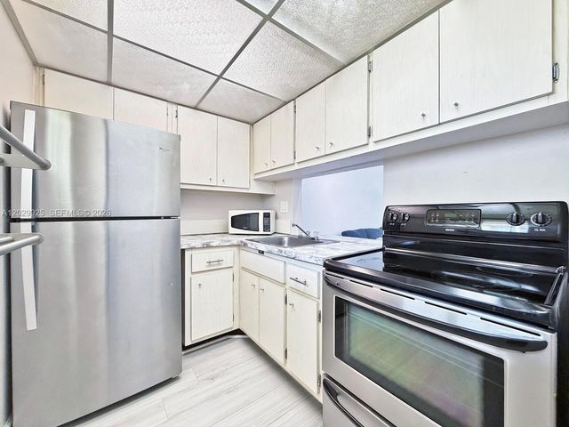 8601 SW 68 Court 5, Pinecrest, FL 33156