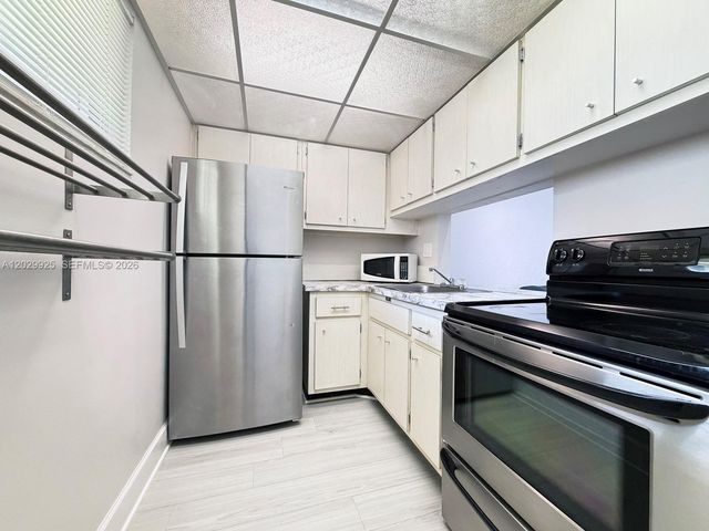 8601 SW 68 Court 5, Pinecrest, FL 33156