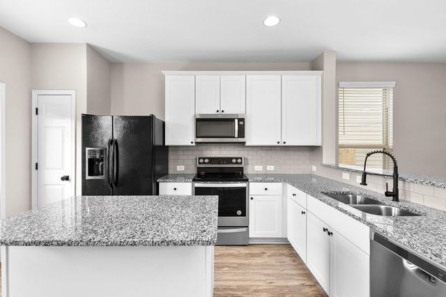 508 Crane Crest DR, Jarrell, TX 76537