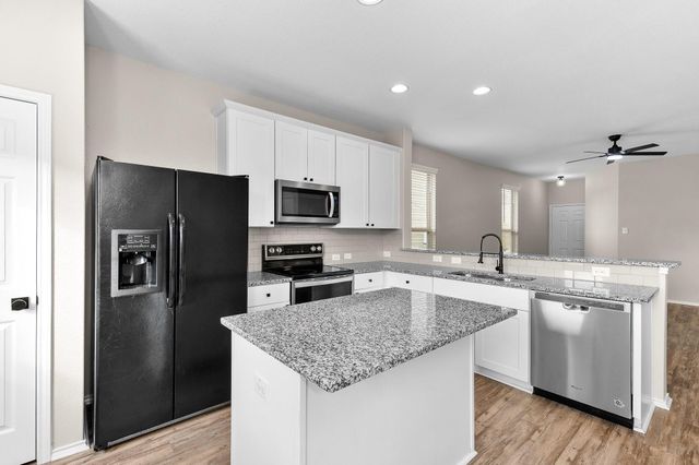 508 Crane Crest DR, Jarrell, TX 76537