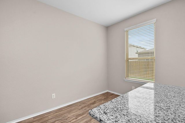 508 Crane Crest DR, Jarrell, TX 76537