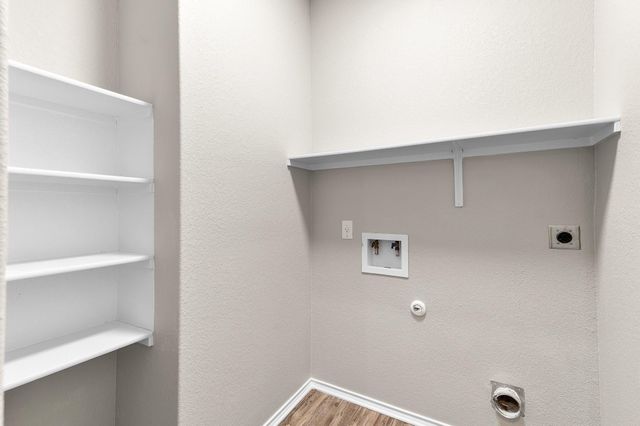 508 Crane Crest DR, Jarrell, TX 76537