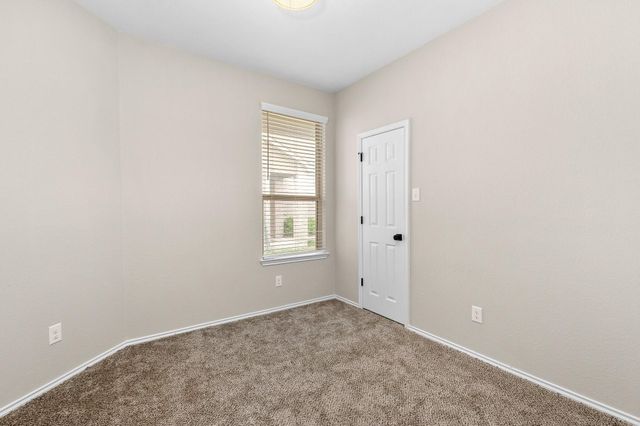 508 Crane Crest DR, Jarrell, TX 76537