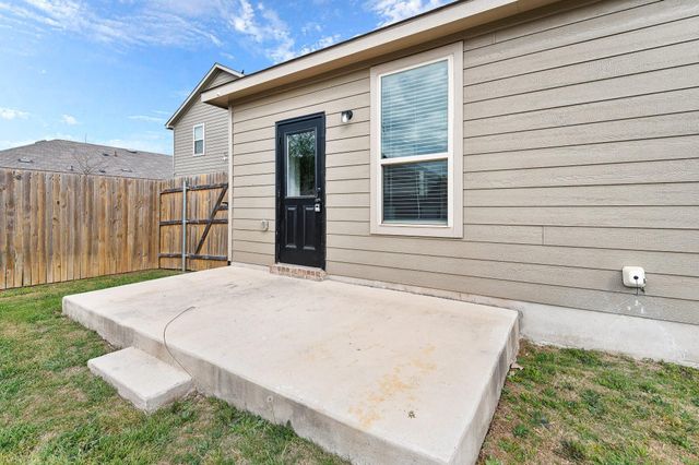 508 Crane Crest DR, Jarrell, TX 76537