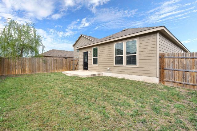 508 Crane Crest DR, Jarrell, TX 76537