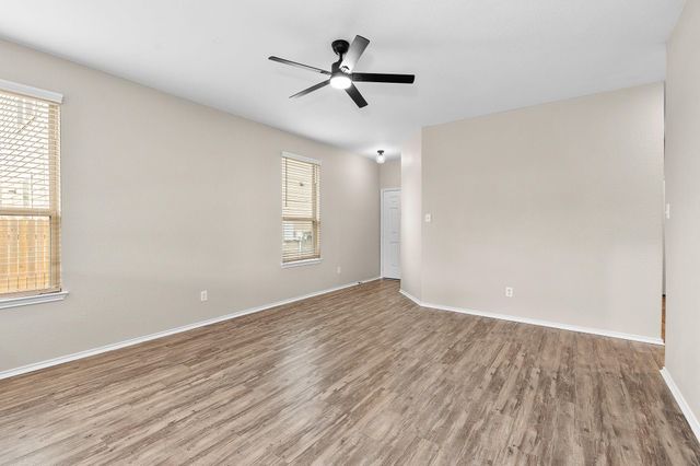 508 Crane Crest DR, Jarrell, TX 76537