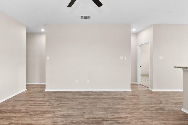 508 Crane Crest DR, Jarrell, TX 76537