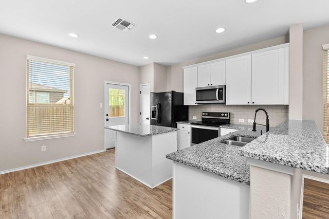 508 Crane Crest DR, Jarrell, TX 76537