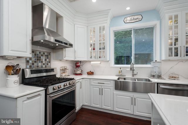 3 ERIN CT, Robbinsville, NJ 08691