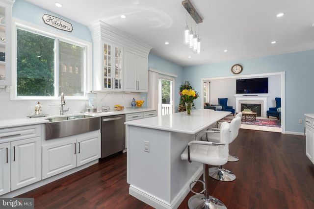 3 ERIN CT, Robbinsville, NJ 08691