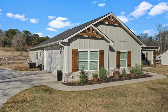 2841 Zinnia Rd, Diana, TX 75640