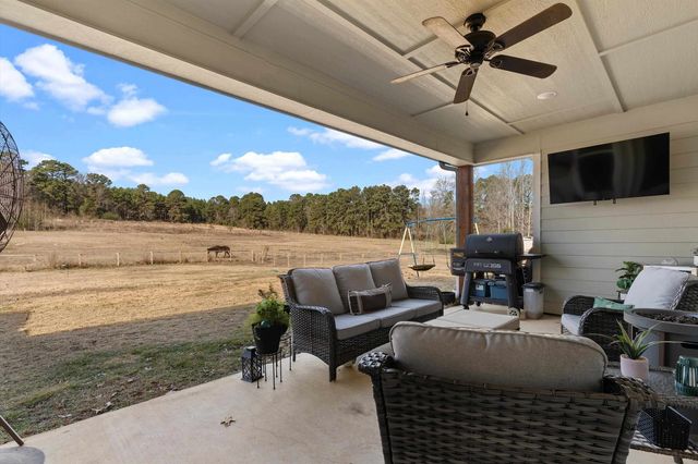 2841 Zinnia Rd, Diana, TX 75640