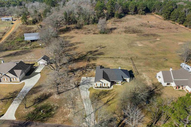 2841 Zinnia Rd, Diana, TX 75640