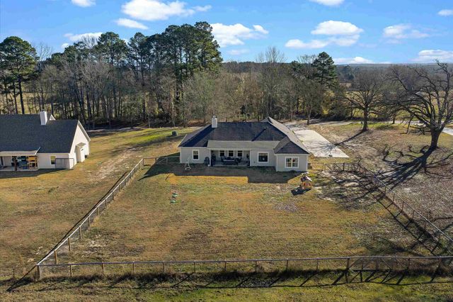 2841 Zinnia Rd, Diana, TX 75640