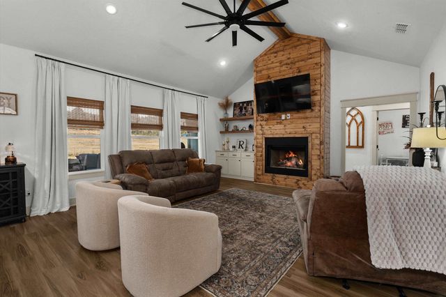 2841 Zinnia Rd, Diana, TX 75640