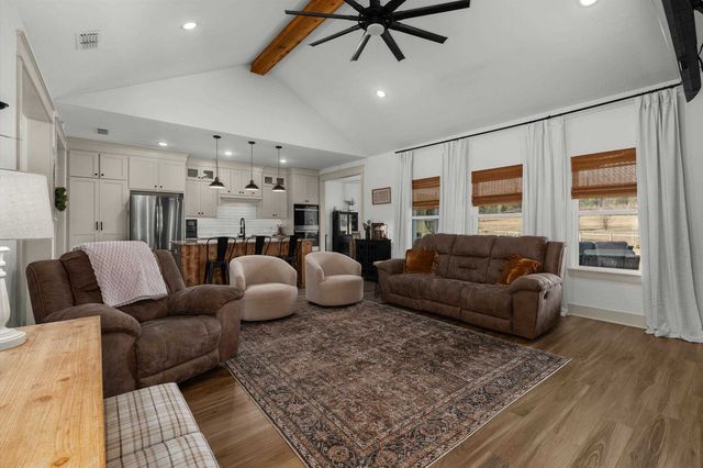 2841 Zinnia Rd, Diana, TX 75640