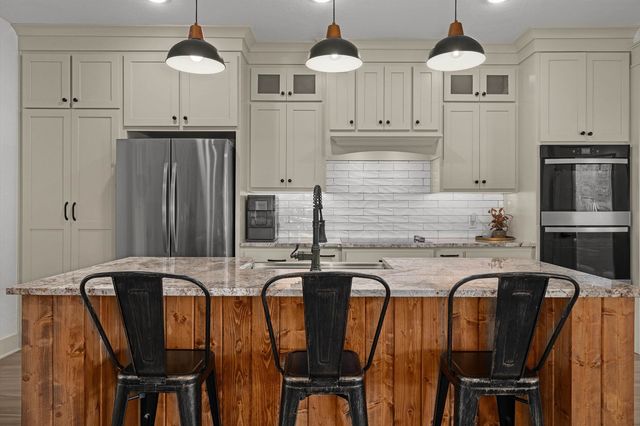 2841 Zinnia Rd, Diana, TX 75640