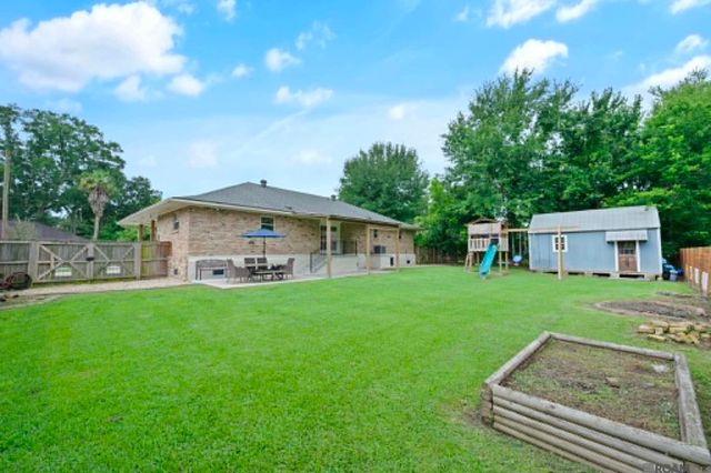 38040 Mistletoe St, Gonzales, LA 70737