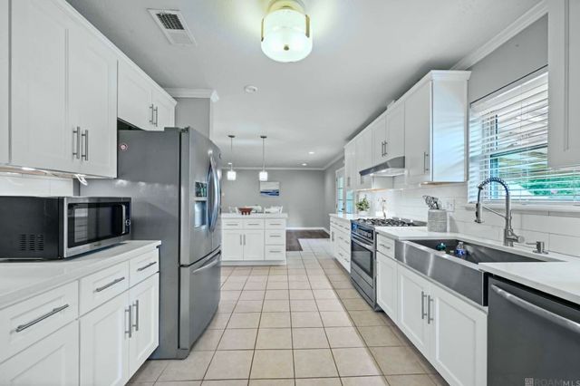 38040 Mistletoe St, Gonzales, LA 70737