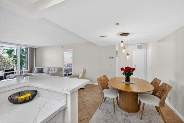 336 Golfview Road 414, North Palm Beach, FL 33408