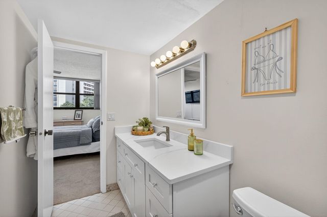 336 Golfview Road 414, North Palm Beach, FL 33408