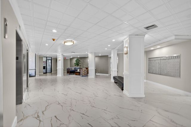 336 Golfview Road 414, North Palm Beach, FL 33408