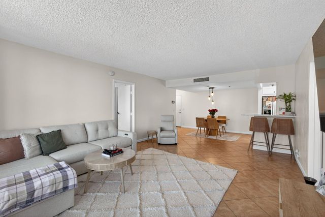 336 Golfview Road 414, North Palm Beach, FL 33408