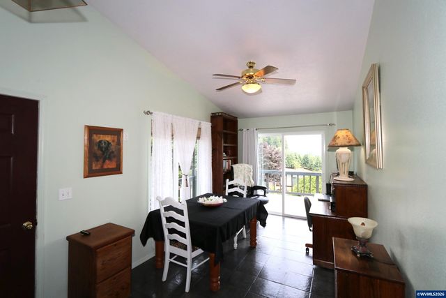 3345 Sample Rd, Falls City, OR 97344