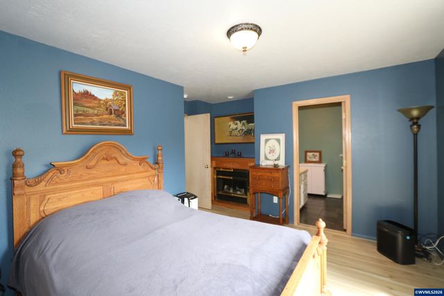 3345 Sample Rd, Falls City, OR 97344