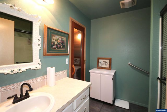 3345 Sample Rd, Falls City, OR 97344