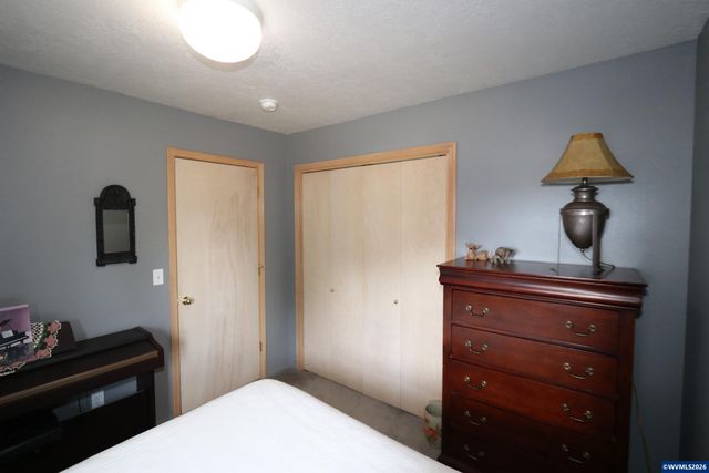 3345 Sample Rd, Falls City, OR 97344